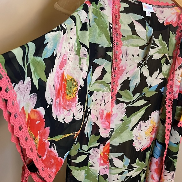 LuLaRoe Flowered Shirley Kimono Size Medium New With Tags - Picture 6 of 11